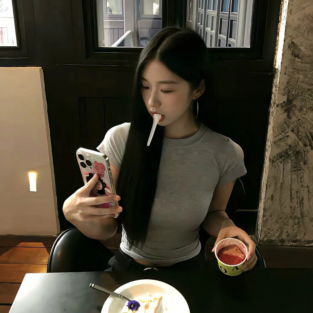 翱翔于天际的夜鹰